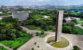 Imagem mostra universidade USP.