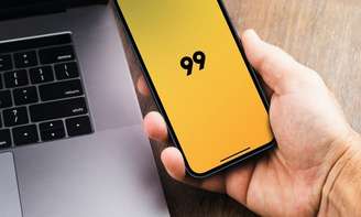 Carro híbrido ou elétrico para economizar? Elétrico! Eles têm até 50% menos custo de manutenção. E a 99 já soma mais de 19 mil veículos eletrificados