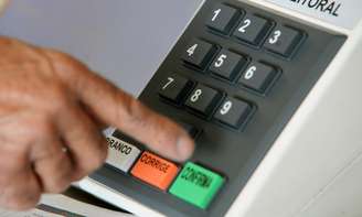 Eleitorados de três municípios foram as urnas no domingo, 12, e elegeram ocupantes das prefeituras