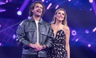 Rafa Brites e Felipe Andreoli comandam o Canta Comigo Teen (Imagem: Edu Moraes / Record)