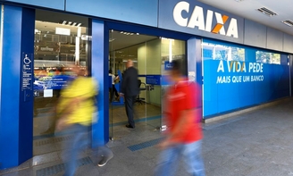 As agências físicas da Caixa estão fechadas, mas clientes podem ir a lotéricas 