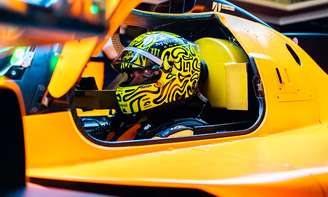 Lando Norris testa o MCL-HY em Portimão