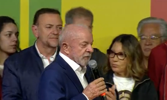 Lula em primeiro discurso após resultado do primeiro turno das eleições gerais deste domingo, 4
