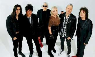 Qual hit do Blondie vendeu mais de 1 milhão de cópias e foi proibido na Guerra do Golfo?