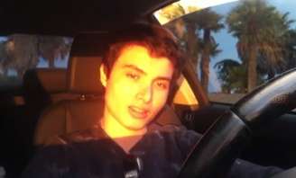 <p>Elliot Rodger, filho de um diretor de Hollywood, esfaqueou três pessoas até a morte em seu apartamento antes de atirar em outras três vítimas na noite de sexta</p>