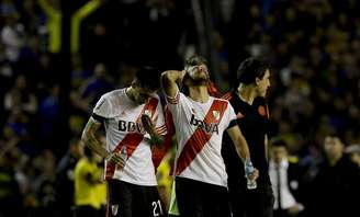 Atletas do River Plate sofreram com gás de pimenta lançado na saída do vestiário da Bombonera