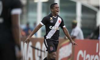 Jorge Henrique, jogador do Vasco, comemora seu gol durante partida contra o Bangu, válida pela primeira rodada da segunda fase da Taça Guanabara 2016