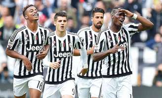 Atletas do Juventus comemoram vitória