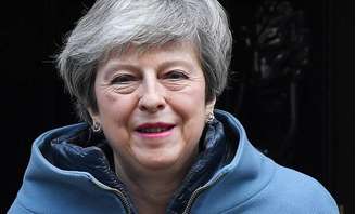 A primeira-ministra Theresa May ainda tenta renegociar Brexit