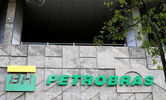 Logo da Petrobras em sua sede, no Rio de Janeiro 
16/10/2019
REUTERS/Sergio Moraes