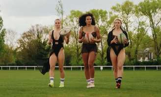 Atletas de rugby sevens aparecem apenas de lingerie em campanha publicitária