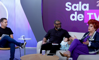 Nany People no Sala de TV