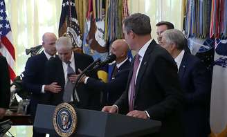 Executivo foi socorrido pela equipe médica da Casa Branca