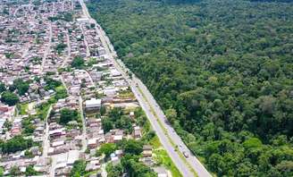 Vista aérea de Manaus, no Amazonas: plano prevê ampliação em 180 mil hectares de cobertura vegetal em áreas urbanas.