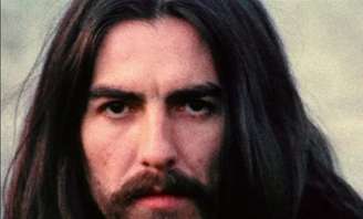 George Harrison, dos Beatles, no clipe de "Something"
