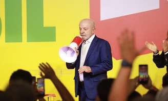 04-10-2026 SÃO PAULO - SP - POLÍTICA OE / ELEIÇÕES 2026 / PRIMEIRO TURNO / COMITÊ PT / LULA - Presidente da República Luiz Inácio Lula da Silva, candidato à reeleição pelo PT, faz pronunciamento após apuração dos votos no primeiro turno das eleições 2026 no Hotel Renaissance na R. Haddock Lobo, 746 em São Paulo, onde o comitê do partido está instalada.