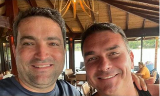 Willer Tomaz e Flávio Bolsonaro dizem publicamente que são amigos 