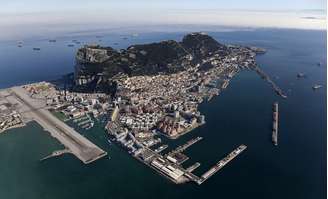 Conhecida como A Rocha, ilha britânica de Gibraltar é um destino carregado de história e beleza
