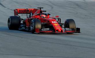 Charles LeClerc pilota Ferrari durante testes de pré-temporada em Barcelona
19/02/2019 REUTERS/Albert Gea 
