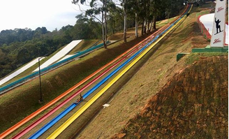 Mãe morre e filho fica ferido após acidente em tobogã de parque em SP