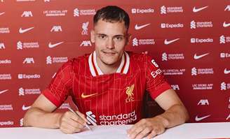Florian Wirtz assinou contrato com o Liverpool nesta sexta-feira (20) –