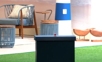 Milena Moreira aperta botão misterioso