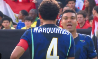 Marquinhos e Casemiro conversam após falha