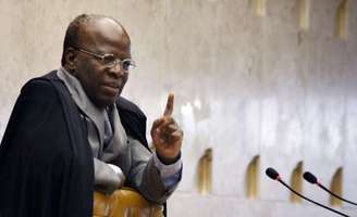 <p>O presidente do STF, Joaquim Barbosa, anunciou oficialmente a aposentadoria do Judiciário</p>