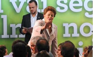 <p>Dilma Roussef será convidada para participar de uma reunião do diretório do PT, no fim do mês, em Fortaleza</p>