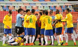 Brasil e Uruguai fizeram jogo nervoso e que não teve gols em 120 minutos