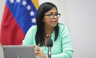 Vice-presidente da Venezuela, Delcy Rodriguez, fala durante reunião ministerial no Palácio de Miraflores
23/06/2018
Miraflores Palace/Handout via REUTERS