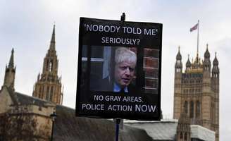 Boris Johnson está no meio de uma turbulência política por conta da revelação de festas durante o lockdowns