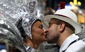 Paolla Oliveira e Diogo Nogueira no desfile da Grande Rio