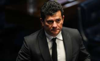 O senador Sérgio Moro prepara perguntas para sabatinar o advogado Cristiano Zanin, indicado de Lula para o Supremo.