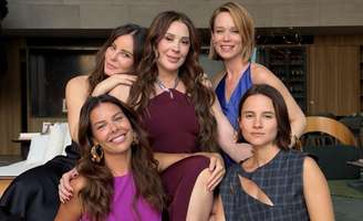 Paolla Oliveira, Claudia Raia, Mariana Ximenes, Fernando Souza e Bianca Comparato 