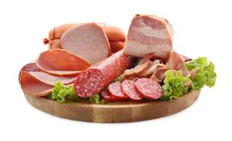 Entenda os alimentos embutidos perigosos