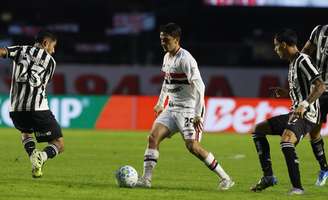 Pablo Maia lamenta o empate de São Paulo com o Botafogo. 