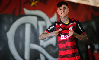 Pulgar foi contratado pelo Flamengo em 2022
