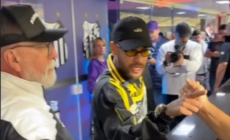 Neymar cobra comentarista