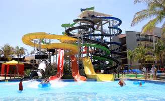 <p>Beach Park, em Fortaleza, atrai turistas o ano todo</p>