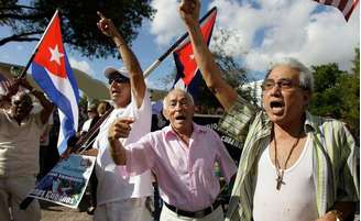 Ativistas anti-Castro protestam em Miami. 20/12/2014.