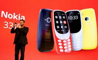 Arto Nummela apresenta novo Nokia 3310 no Mobile World Congress em Barcelona
26/02/2017 REUTERS/Paul Hanna