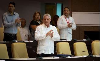 O presidente cubano, Miguel Díaz-Canel, durante sessão extraordinária da Assembleia Nacional de Cuba