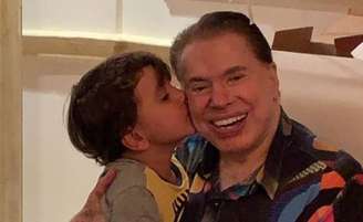 Dia dos Pais: Silvio Santos e o neto Pedro, de quatro anos, filho de Patrícia Abravanel. 