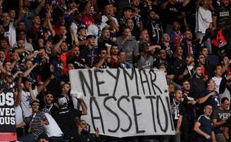 Torcida do PSG ofendeu Neymar na primeira rodada do Francês (Foto: AFP)