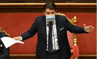 Premiê da Itália, Giusepp Conte, discursa no Senado
19/01/2021 Andreas Solaro/Pool via REUTERS
