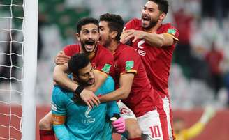 Jogadores do Al Ahly comemoram terceiro lugar no Mundial