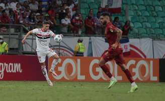 Shaylon voltou a perder espaço no São Paulo (Foto: Rubens Chiri / saopaulofc.net)