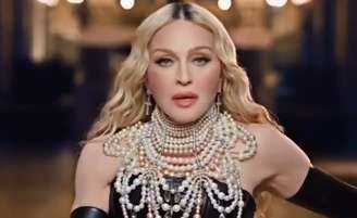 Madonna tem participação de destaque no novo comercial do Itaú que celebra o futuro