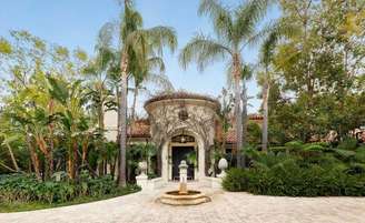 Área externa da mansão da família Kardashian